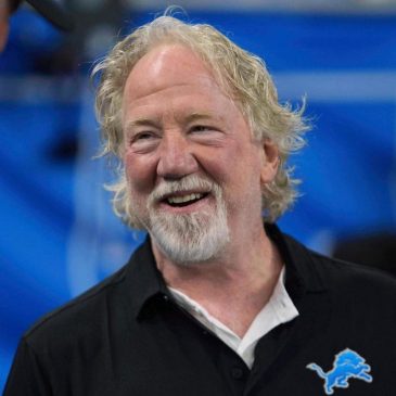 ‘West Wing’ actor Timothy Busfield due in court on child sex abuse charges in New Mexico