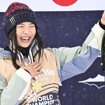 2-time Olympic champion Chloe Kim injures shoulder, ‘trying to stay optimistic’ for Italy