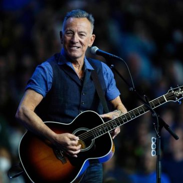 It’s official: Bruce Springsteen is now in Minneapolis for benefit concert