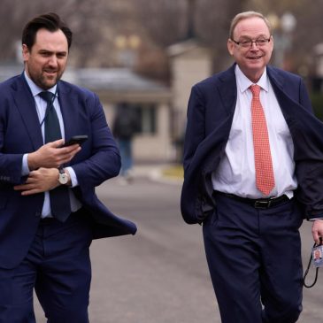 Trump says he wants to keep Hassett in White House, clouding Fed chair selection