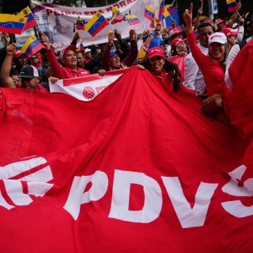Venezuelan lawmakers approve easing state control of oil industry