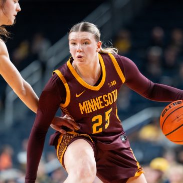 Women’s basketball: Grocholski scores game-high 22 but Gophers fall at Michigan