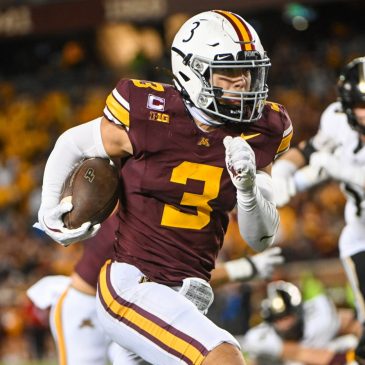 Will Koi Perich return to Gophers or hit the transfer portal?