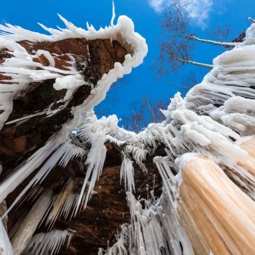 Apostle Islands ice caves open for first time since 2015