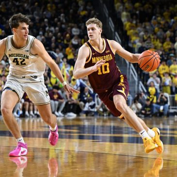Gophers succumb to big run in loss to No. 3 Michigan