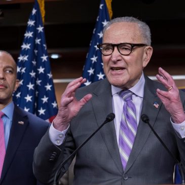 Democrats and White House trade offers as shutdown of Homeland Security looms