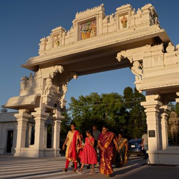 A Reporter’s Religious Quest in Houston Suburbia
