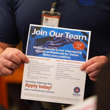 US applications for jobless aid fall to 206,000 last week as layoffs remain low
