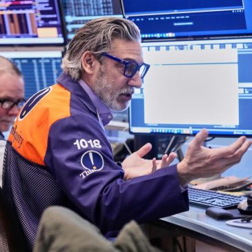 Wall Street heads lower in premarket trading as tech stocks appear poised for more losses