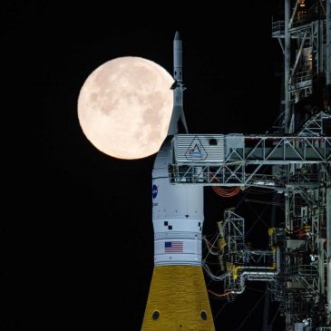 NASA hit by fuel leaks during a practice countdown of the moon rocket that will fly with astronauts