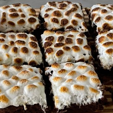 Recipe: Make these delicious S’Mores Brownies for Valentine’s Day