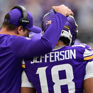 How did the Vikings grade out in the annual NFLPA report cards?