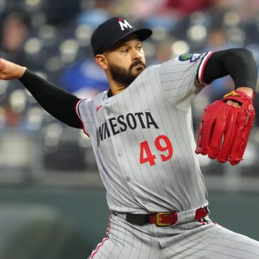 Pablo López experiences elbow soreness as Twins kick off full-team workouts