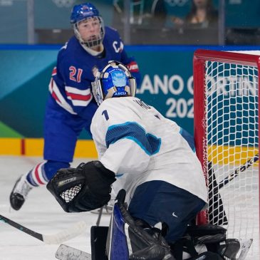 Olympic women’s hockey: Knight ties mark as U.S. blanks Finland