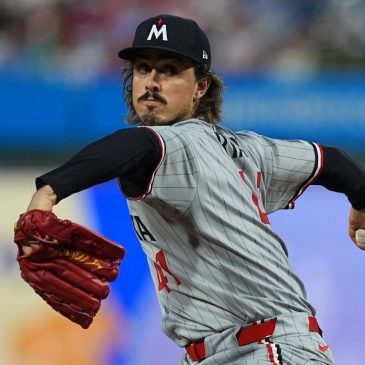 Twins scratch Joe Ryan from start with back tightness