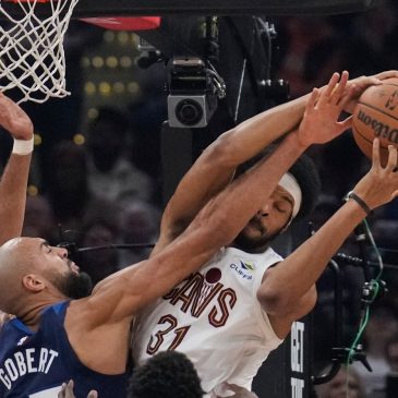 Rudy Gobert doesn’t think he’s being officiated fairly