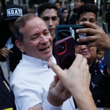 Venezuela’s top prosecutor orders the arrest of opposition leader’s ally, hours after his release