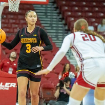 Women’s basketball: Gophers win big at Wisconsin