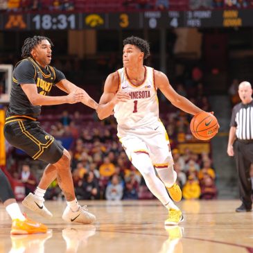 Men’s basketball: Gophers and cancer patients form bond in new program
