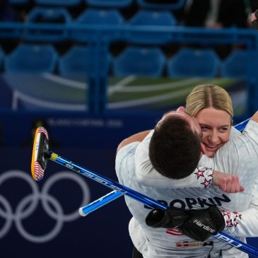 Curling: Americans seal medal shot with two victories Sunday