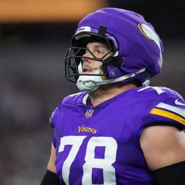 Vikings center Ryan Kelly announces his retirement