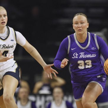 Women’s basketball: St. Thomas cruises into Summit League semis